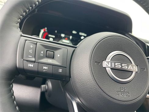 New 2025 Nissan Pathfinder Platinum image 15