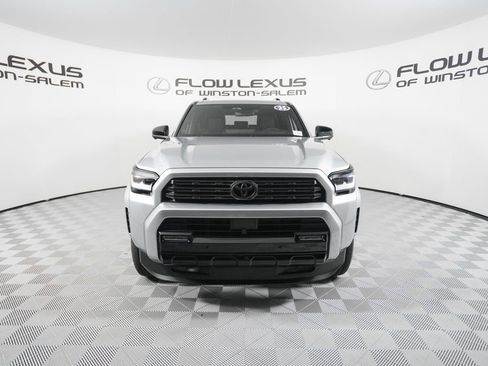 Used 2025 Toyota 4Runner Platinum AWD/4WD image 2