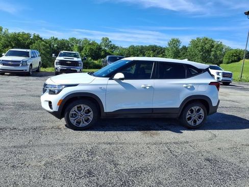 Used 2024 Kia Seltos LX AWD/4WD image 46