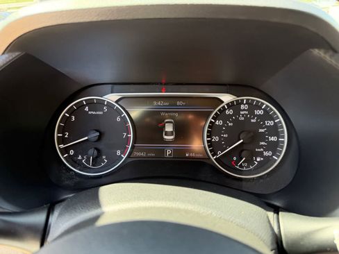 Certified 2022 Nissan Sentra SR w/ Lighting Package FWD image 22