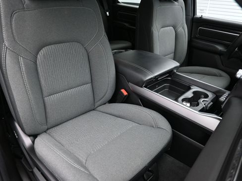 Used 2024 RAM 1500 Big Horn AWD/4WD image 40