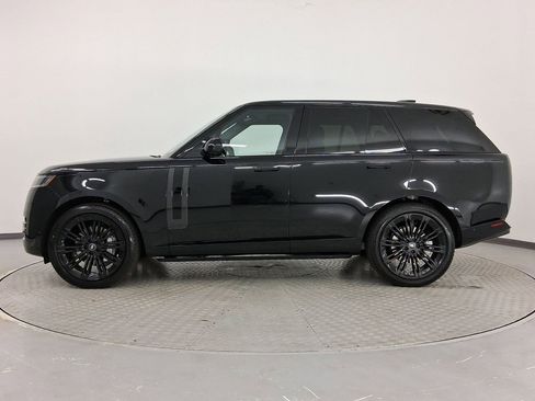 New 2025 Land Rover Range Rover SE image 2