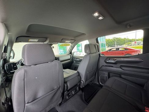 Used 2024 Chevrolet Silverado 1500 LT AWD/4WD image 23