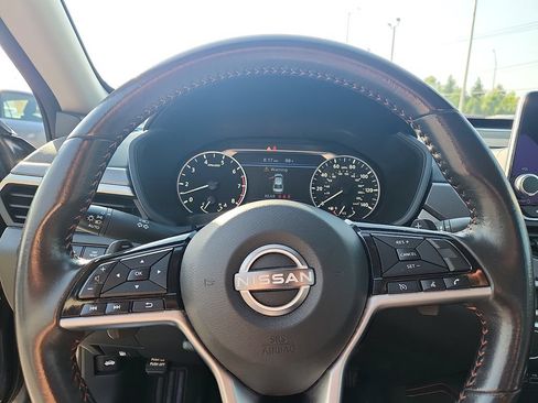 Used 2024 Nissan Altima 2.5 SR FWD image 18