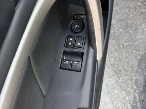 Used 2011 Honda Accord EX-L image 10