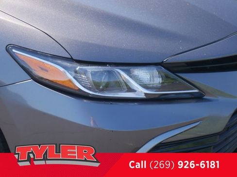 Used 2021 Toyota Camry LE FWD image 10