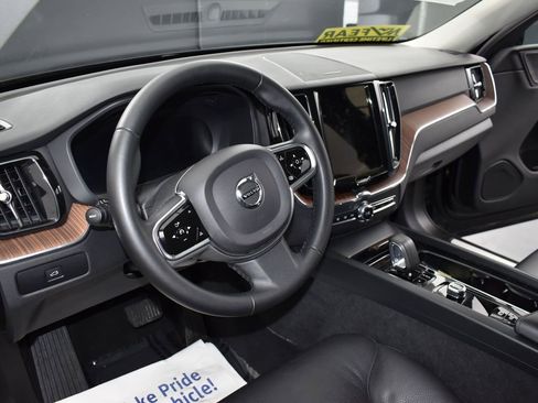 Used 2024 Volvo XC60 B5 Plus image 18