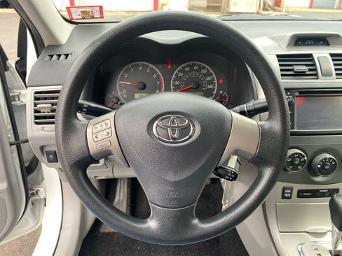 Used 2013 Toyota Corolla LE image 22