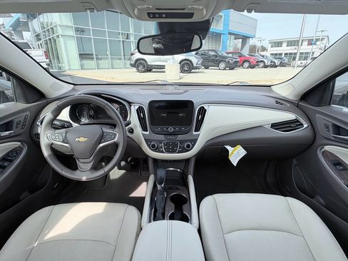 Used 2024 Chevrolet Malibu LT image 19