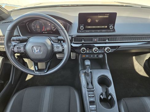Used 2025 Honda Civic Sport image 6