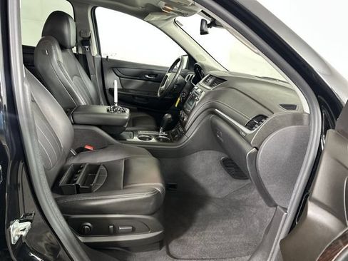 Used 2017 Chevrolet Traverse Premier FWD image 34