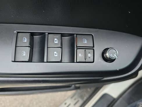 Used 2018 Toyota Highlander XLE image 27