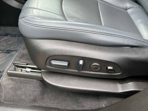 Used 2024 Buick Enclave Premium FWD image 25
