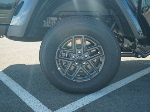 New 2025 Jeep Gladiator Sport image 42