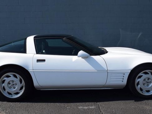 Used 1992 Chevrolet Corvette Coupe image 27