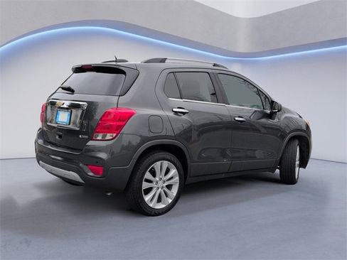 Used 2017 Chevrolet Trax Premier w/ Driver Confidence II Package image 4