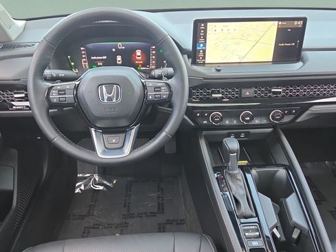 Used 2025 Honda Accord Touring image 12