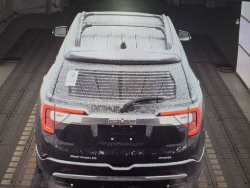 Used 2022 GMC Acadia Denali w/ GMC Pro Grade Package image 18