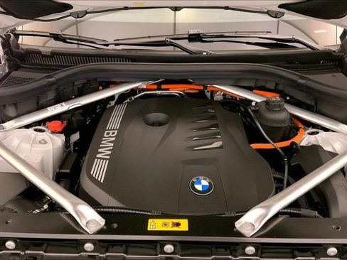 New 2026 BMW X5 xDrive50e w/ Executive Package AWD/4WD image 8