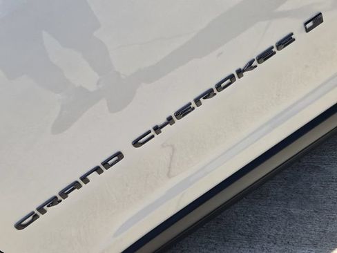 Used 2021 Jeep Grand Cherokee L Laredo AWD/4WD image 9