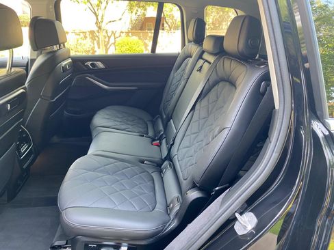 Used 2025 BMW X7 xDrive40i w/ Parking Assistance Package AWD/4WD image 42