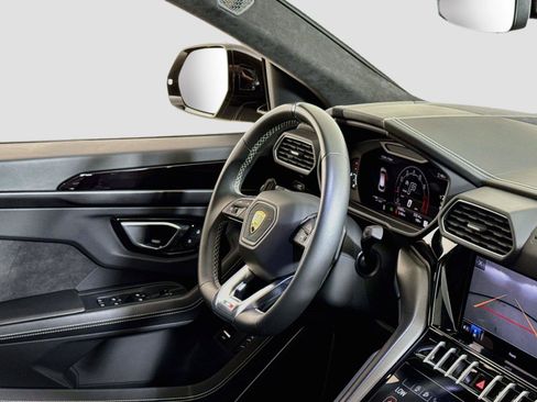 Used 2023 Lamborghini Urus S AWD/4WD image 34