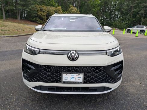 New 2026 Volkswagen Tiguan SEL R-Line AWD/4WD image 9