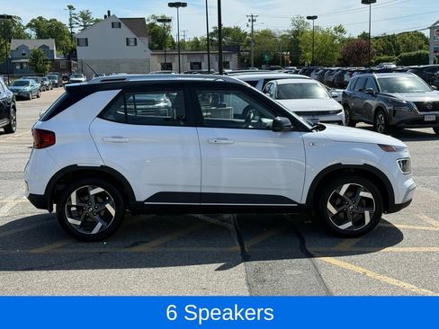 Used 2023 Hyundai Venue Limited FWD image 7