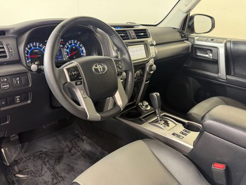 Used 2018 Toyota 4Runner SR5 Premium AWD/4WD image 4