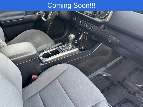 Used 2018 Toyota Tacoma TRD Sport RWD image 16