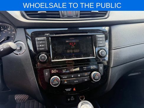Used 2020 Nissan Rogue SV FWD image 9