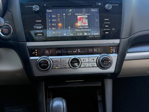 Used 2015 Subaru Legacy 2.5i Limited image 10