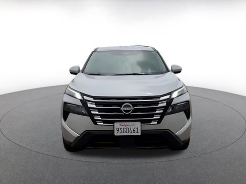 Used 2025 Nissan Rogue SV FWD image 4