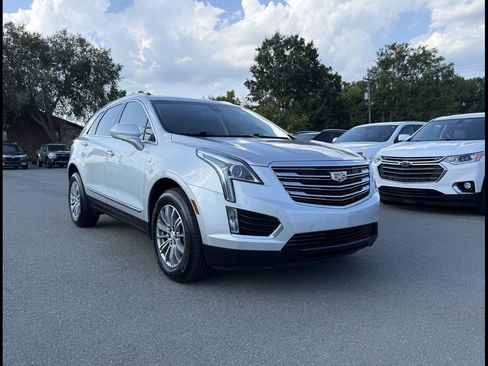 Used 2017 Cadillac XT5 Luxury FWD image 1