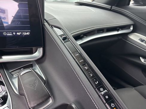 Used 2023 Chevrolet Corvette Stingray Convertible w/ Z51 Performance Package image 43