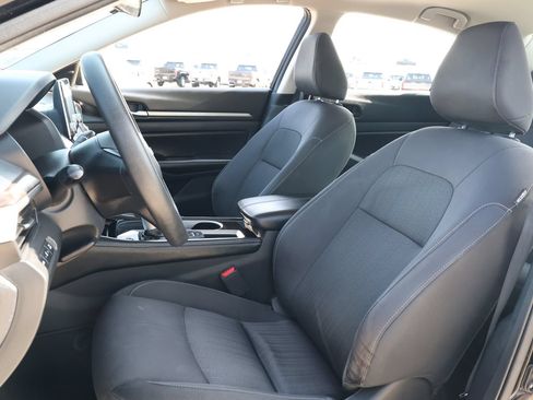 Used 2023 Nissan Altima 2.5 SV FWD image 26