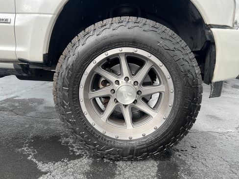 Used 2017 Ford F350 Platinum w/ FX4 4x4 Off Road Package image 12