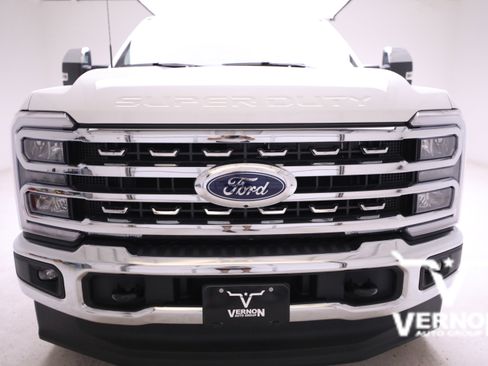 New 2026 Ford F250 Lariat w/ Chrome Package image 8