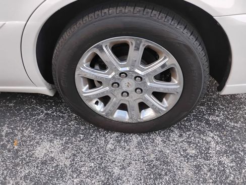 Used 2009 Cadillac DTS FWD image 11