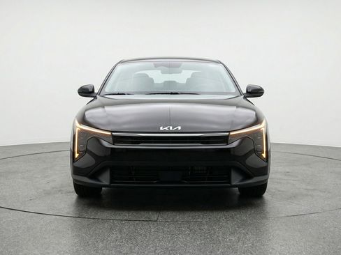Used 2025 Kia K4 FWD image 2