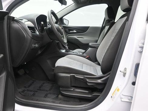 Used 2023 Chevrolet Equinox LS FWD image 12