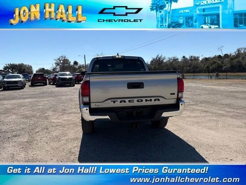 Used 2018 Toyota Tacoma 2WD Double Cab image 11