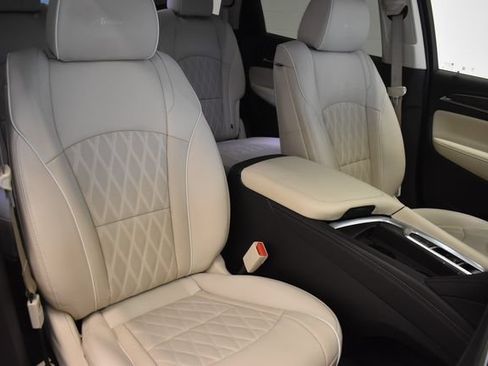 Used 2024 Buick Enclave Avenir w/ Avenir Technology Package AWD/4WD image 6