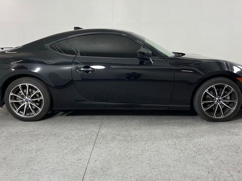 Used 2018 Subaru BRZ Premium RWD image 2