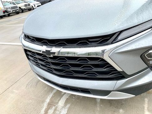 Used 2024 Chevrolet Blazer LT w/ Convenience Package FWD image 2