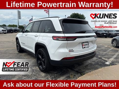 Used 2023 Jeep Grand Cherokee Altitude AWD/4WD image 8