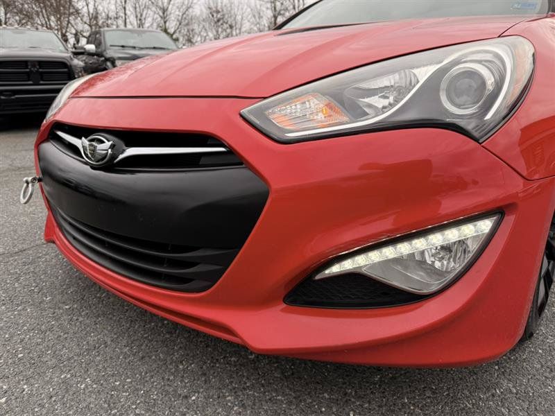 Used 2015 Hyundai Genesis 3.8 RWD image 10