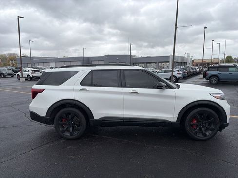 Used 2024 Ford Explorer ST w/ Equipment Group 401A AWD/4WD image 4