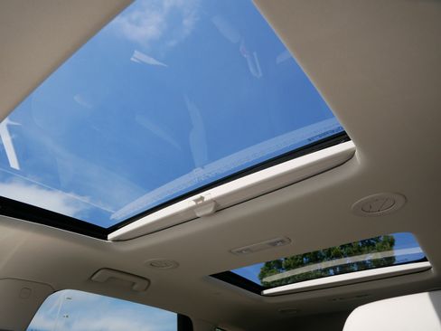 Used 2023 Buick Enclave Essence w/ Experience Buick Package image 32