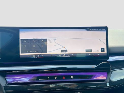 Used 2025 BMW 540i xDrive image 32